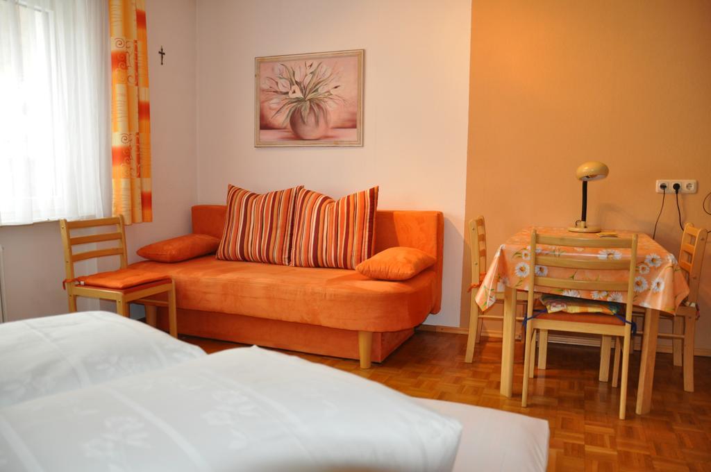 Ferienwohnung Jenny Schruns Bagian luar foto