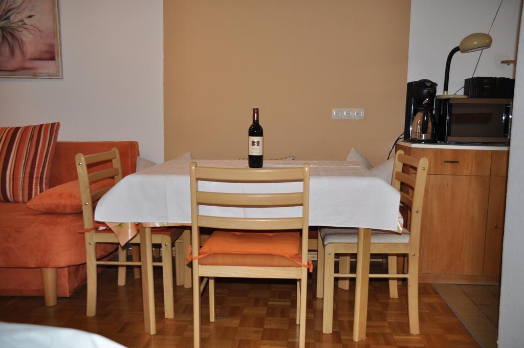 Ferienwohnung Jenny Schruns Bagian luar foto